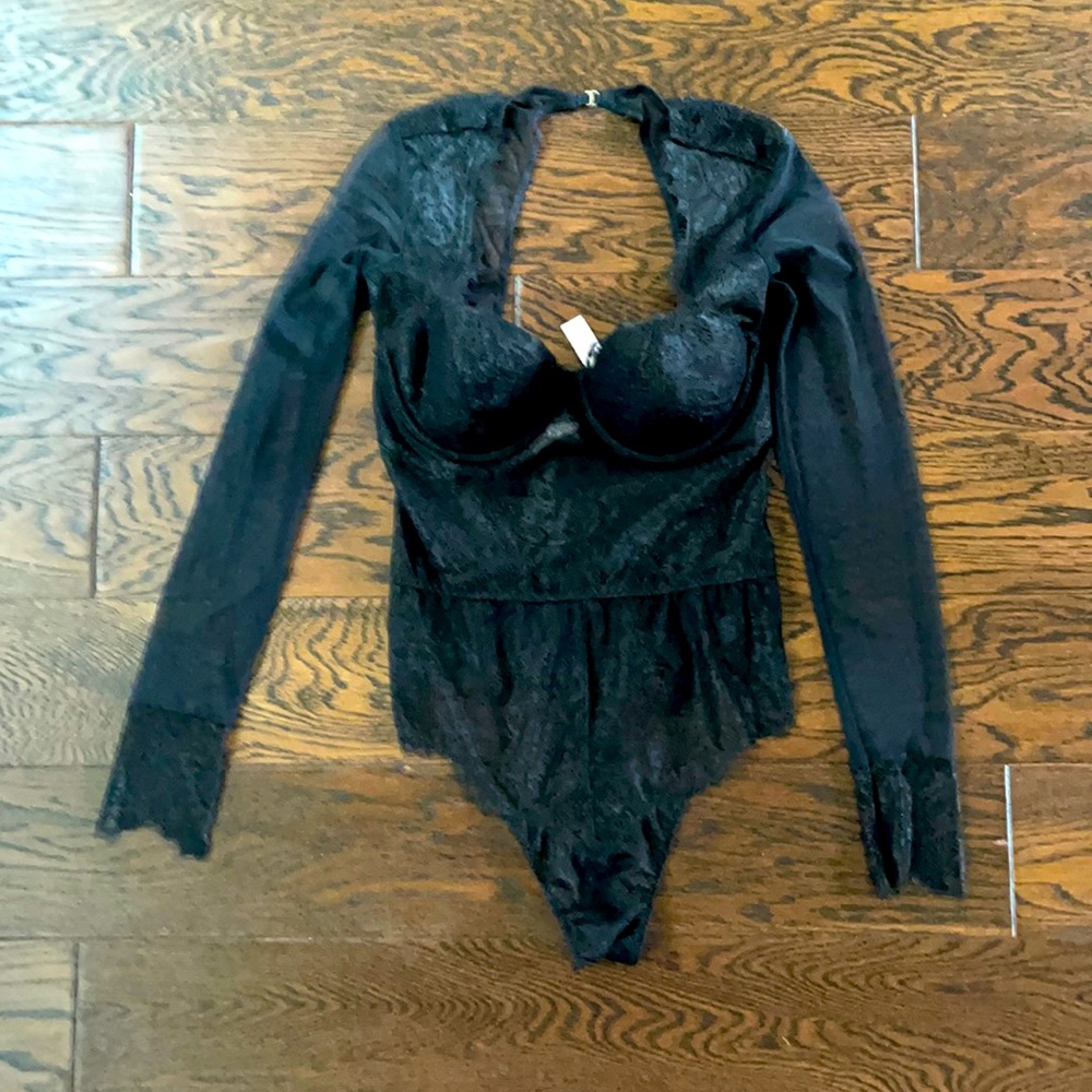 NWT Victoria’s Secret Built-in Bra Lace Bodysuit